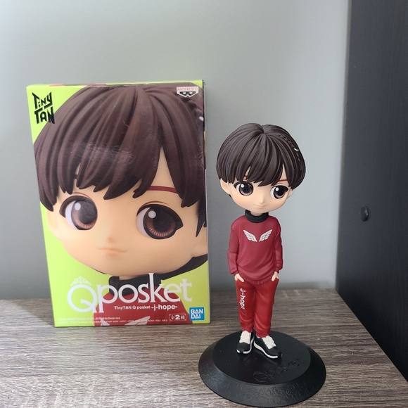 BTS j-hope Q Posket - Picture 2 of 3